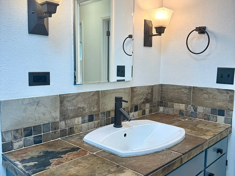 10699 NE Byron Dr — Photo 10