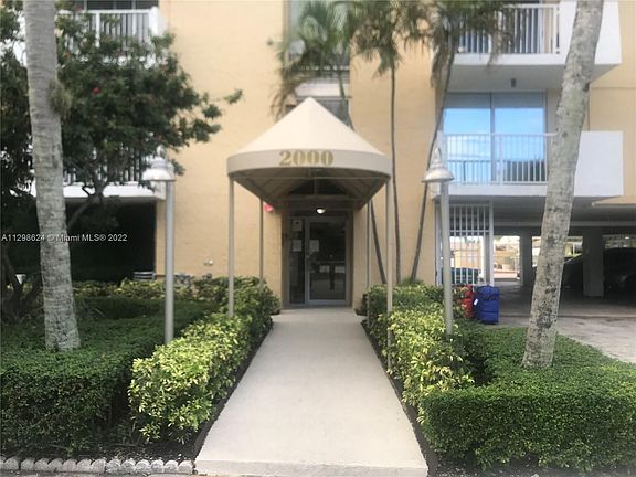 2nd image of 2000 NE 135th St APT 211