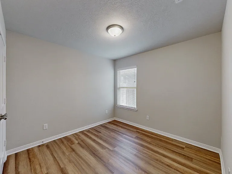 2030 Kathryn Dr — Photo 18