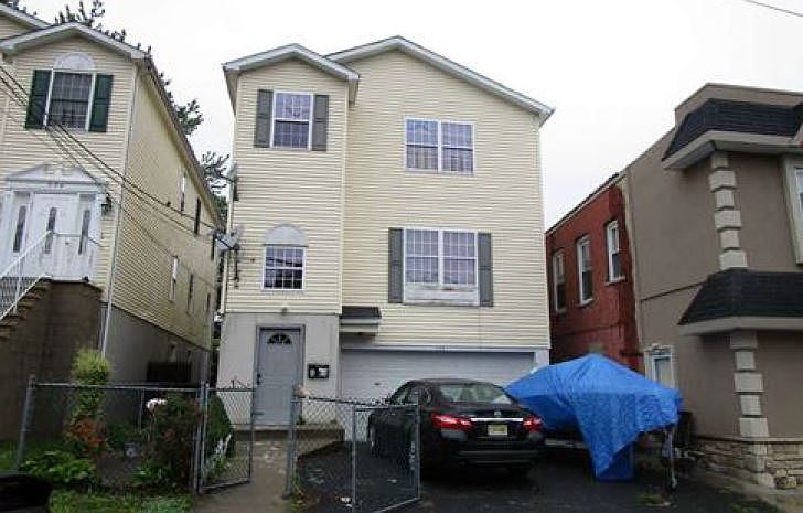2nd image of 250 Summer St