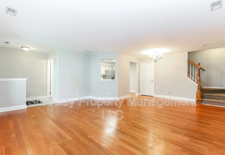 4406 Aberdeen Ln — Photo 5