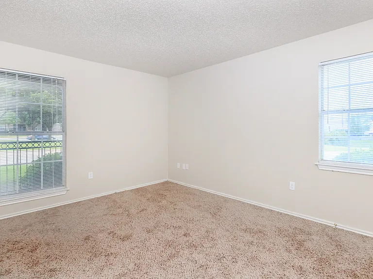 1 bedroom/1 bathroom bedroom