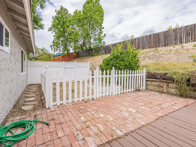 6894 N Auburn Cir — Photo 41