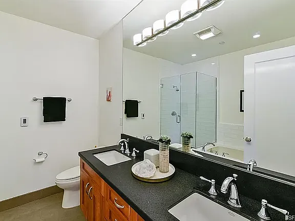 Dual sink vanity