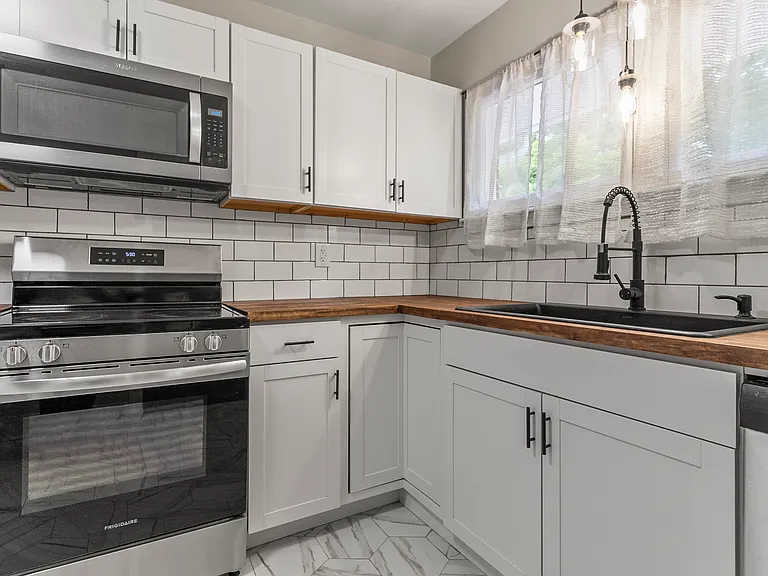 107 Lamb St — Photo 10