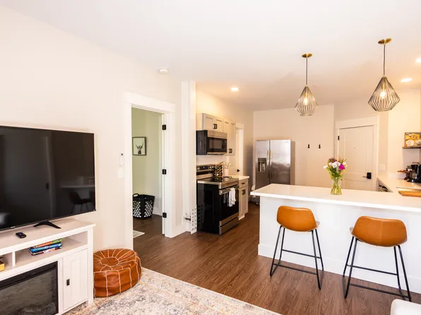 66 South St, Glens Falls, NY