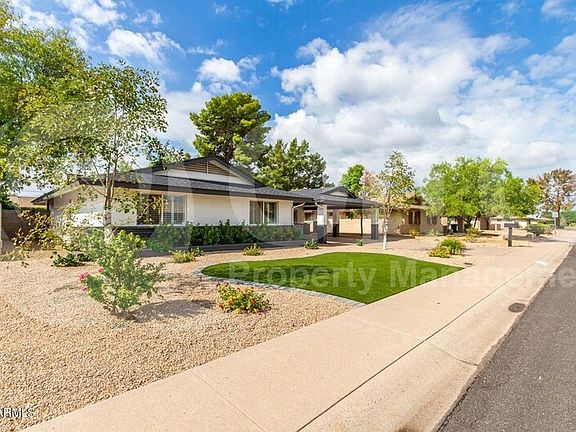 3rd image of 1217 E Fairmont Dr