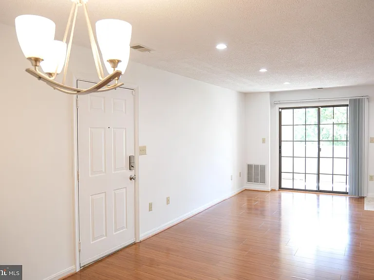 6941 Mary Caroline Cir #H — Photo 13