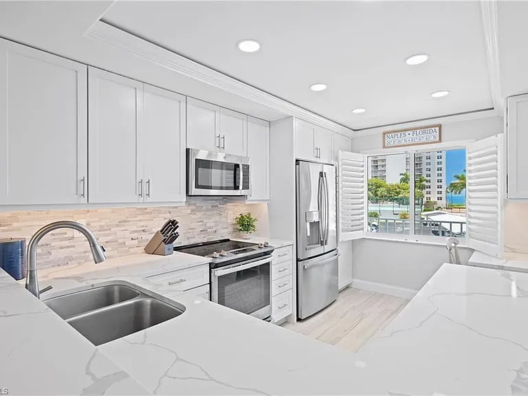 10684 Gulf Shore Dr #205 — Photo 10