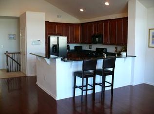 90 Lyon Ct, Jersey City, NJ