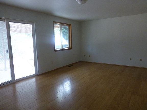 5th image of 2908 32nd Avenue Ct SE