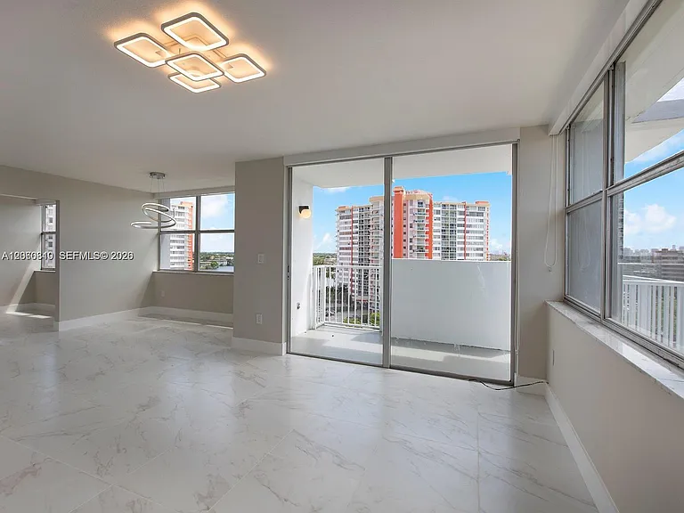 1200 NE Miami Gardens Dr #1013W — Photo 5