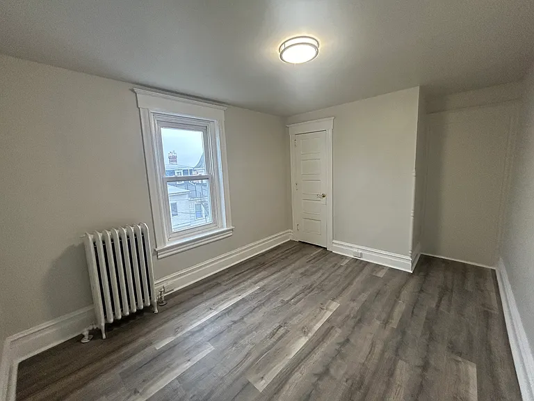 1316 W Walnut St #2W — Photo 9