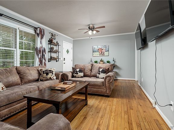 2nd image of 509 Monterey Dr