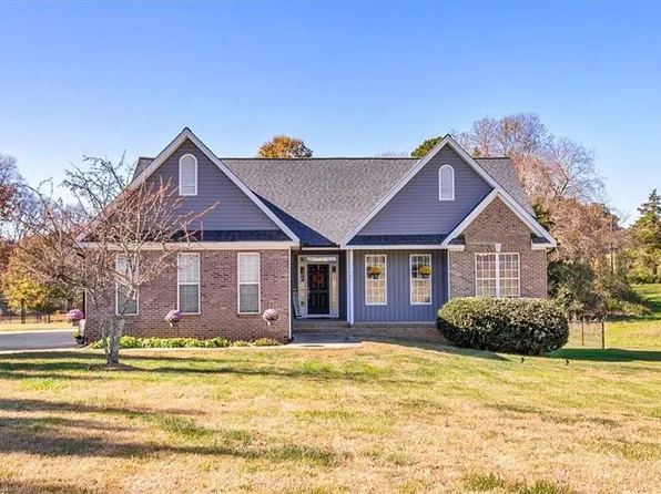 5421 Jesse Small Rd, Randleman, NC 27317