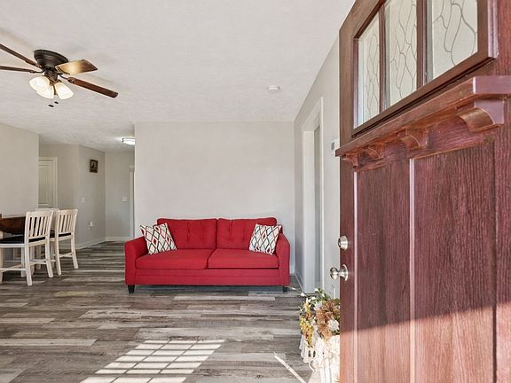 4th image of 968 Foxboro Dr