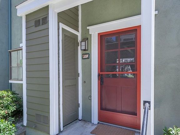 3rd image of 700 E Lake Dr Unit 39