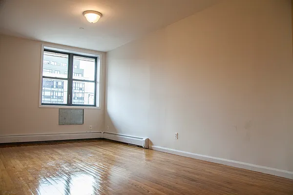 Rented by EXR | media 17