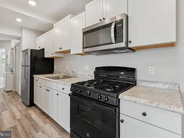 430 Condon Ter SE #5, Washington, DC 20032