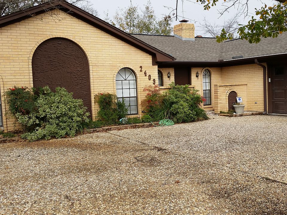1st image of 2409 Quail Hollow Dr