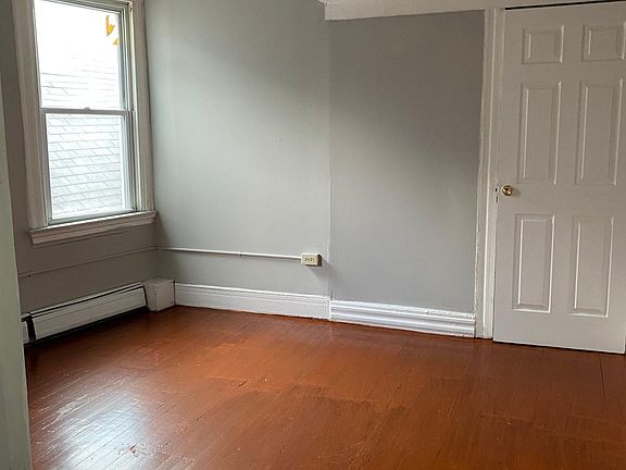 2nd image of 46 New St APT 2