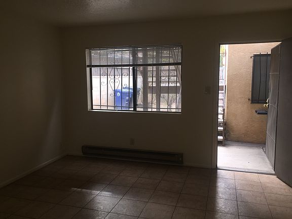4th image of 1912 Alvarado Dr NE APT C