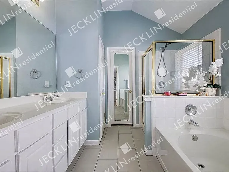 2415 Candle Ridge Trl — Photo 26