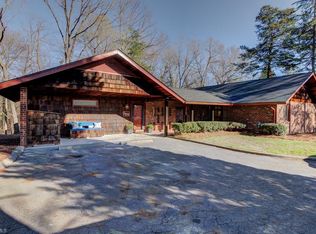 1611 Country Club Dr, High Point, NC 27262