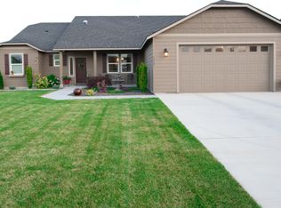 1512 Crab Apple Cir, West Richland, WA 99353
