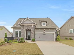 6956 River Rock Dr, Flowery Branch, GA 30542