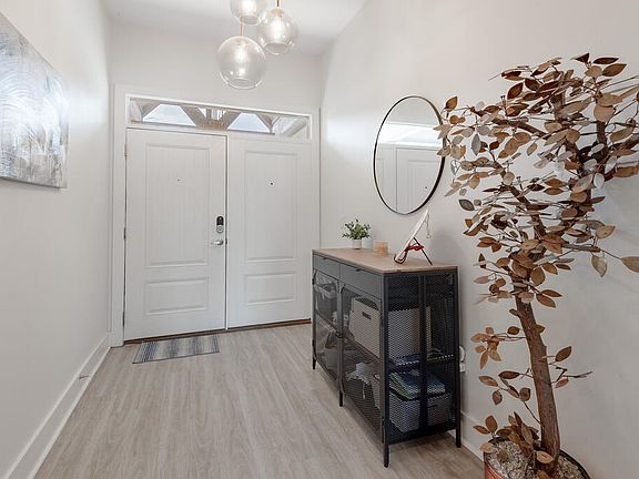 4th image of 220 Rustic Pines Dr