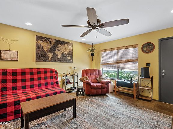5th image of 1241 E Barbara Drive