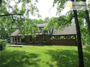 22435 Bridlewood Ln, Spring Hill, KS 66083