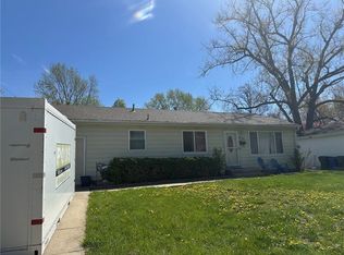 624 N Woodland Rd, Olathe, KS 66061