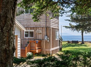 416 Curtis Rd, Comox Valley, BC V9M 3W1