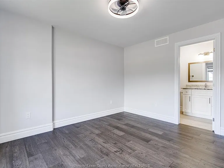 210 Cowan Ct — Photo 20