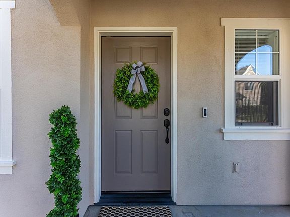 2nd image of 920 Casciano Cir