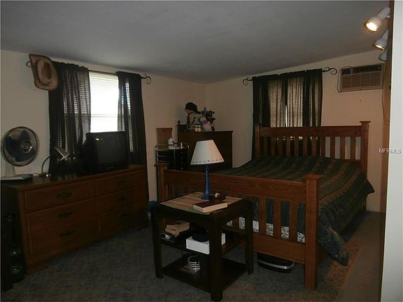 5th image of 4941 Plymouth Dr
