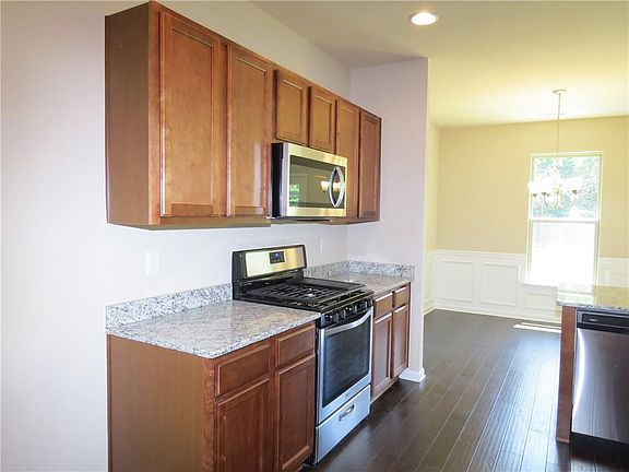 5th image of 722 Sundial Ln
