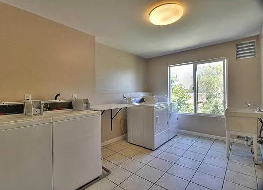The Luxe Apartments — Photo 36