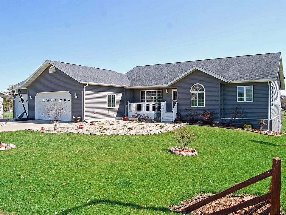 1st image of 130 N Lakeview Dr