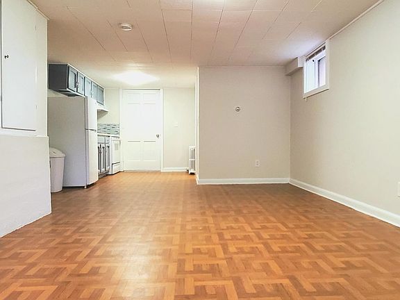 5th image of 18 Harper Ave #1