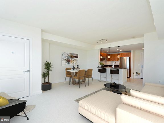 4th image of 2451 Midtown Ave #1516