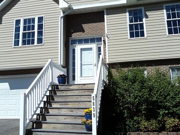 2nd image of 5839 Maywood Ave
