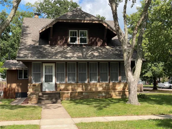 712 Miles Street, Chippewa Falls, WI 54729