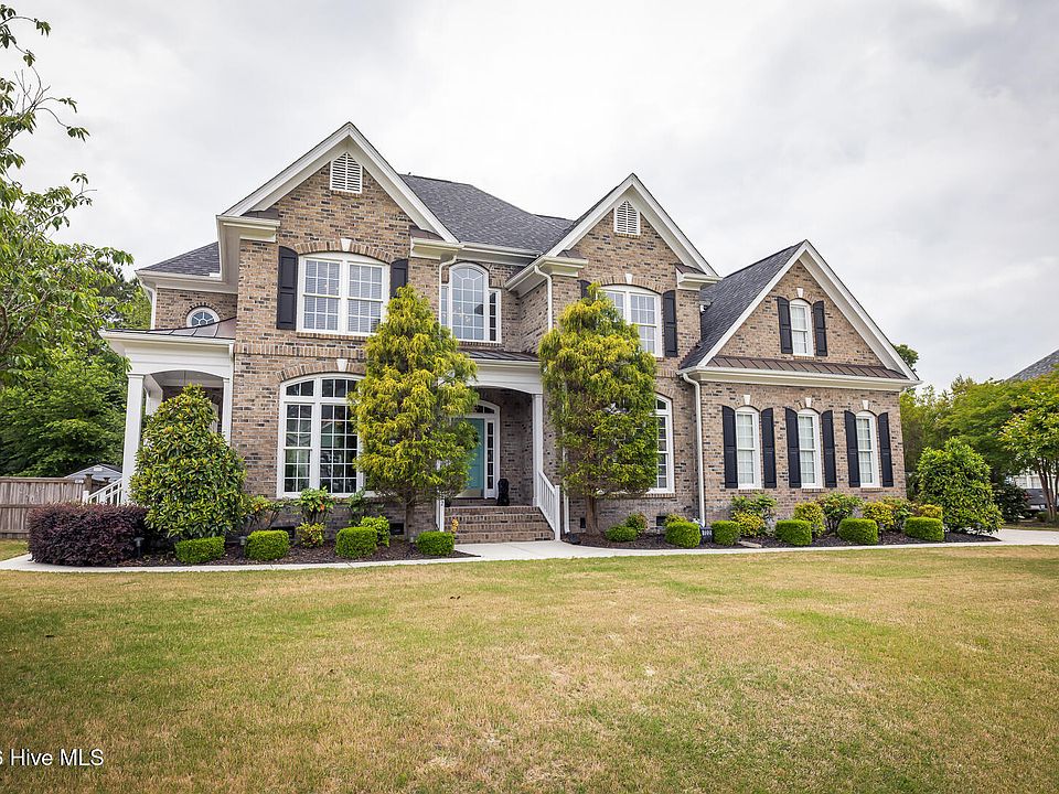 1st image of 722 Chablis Way