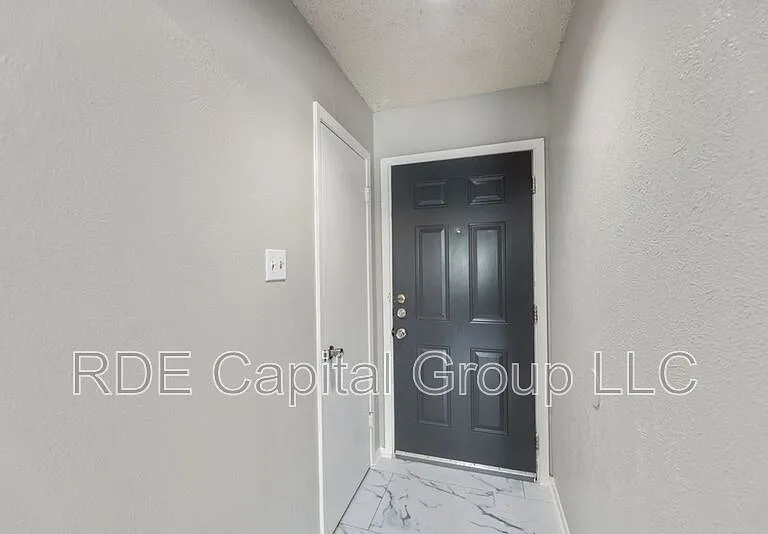 8013 Emerald Hills Way — Photo 6