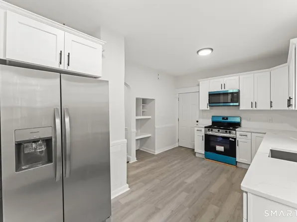 541 Savin Ave, West Haven, CT 06516