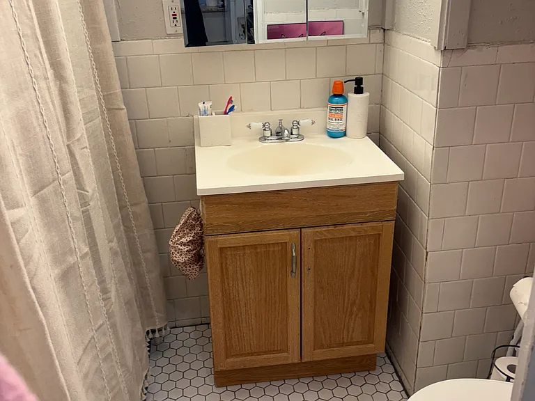 112 Marlborough St #2R — Photo 3