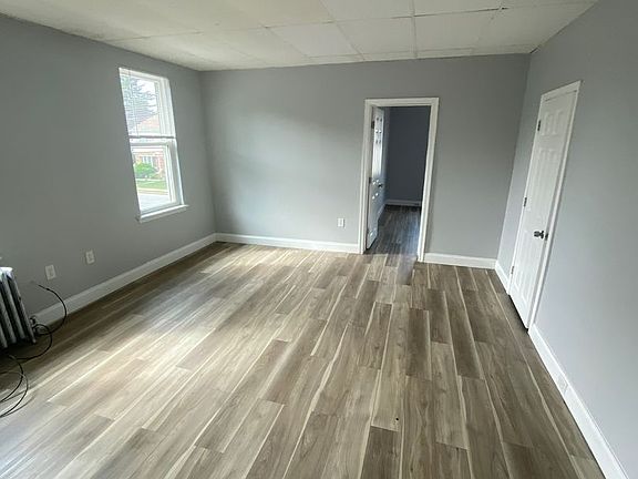 3rd image of 600 Folsom Ave Side 2
